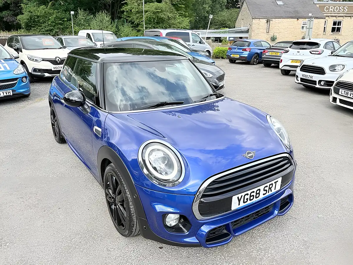 Used 2019 MINI Hatch Cooper Sport Starlight Blue - Interior and Exterior details 9