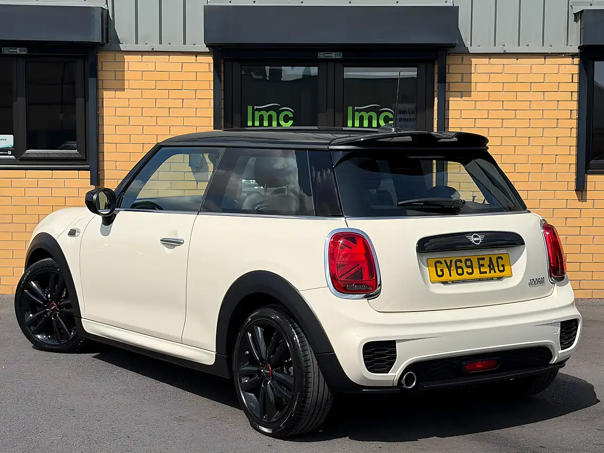 Used 2019 MINI Hatch Cooper Sport White - Interior and Exterior details 11