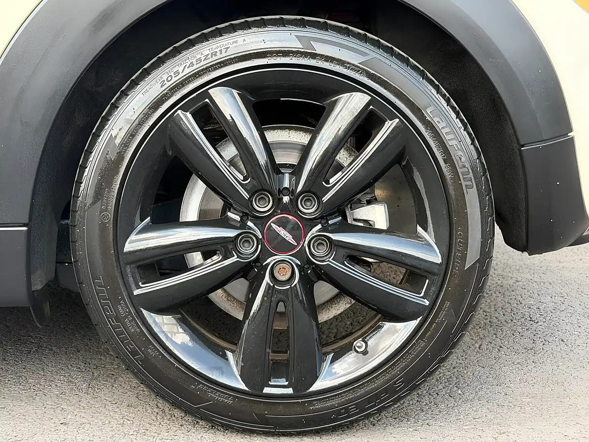 Used 2019 MINI Hatch Cooper Sport White - Interior and Exterior details 12