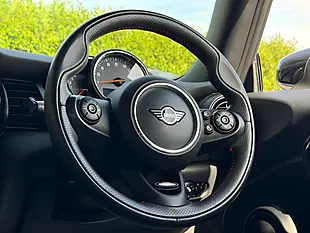 Used 2019 MINI Hatch Cooper Sport White - Interior and Exterior details 16