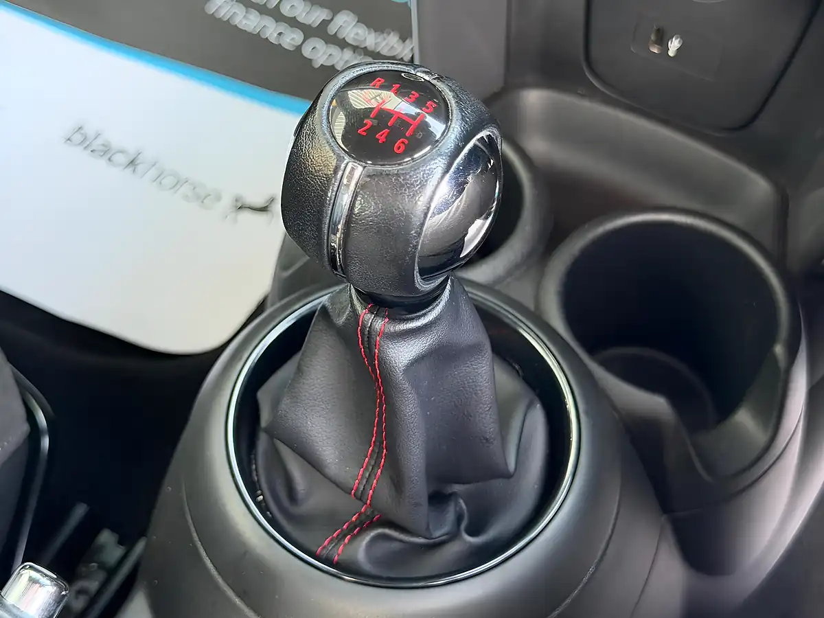 Used 2019 MINI Hatch Cooper Sport White - Interior and Exterior details 19
