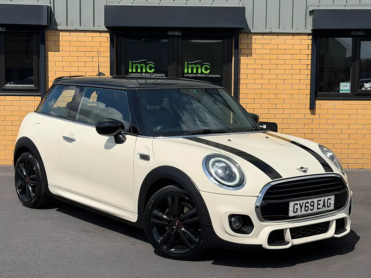 Used 2019 MINI Hatch Cooper Sport White - Interior and Exterior details 8