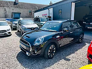 Used 2019 MINI Hatch Exclusive Black - Interior and Exterior details 2