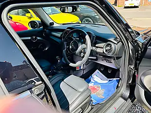 Used 2019 MINI Hatch Exclusive Black - Interior and Exterior details 6