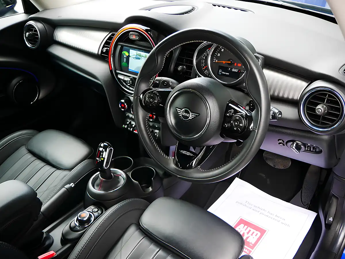 Used 2019 MINI Hatch Exclusive Starlight Blue - Interior and Exterior details 12