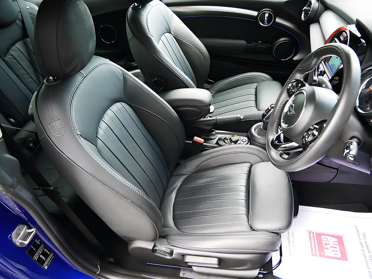 Used 2019 MINI Hatch Exclusive Starlight Blue - Interior and Exterior details 13