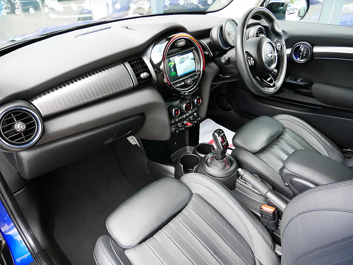Used 2019 MINI Hatch Exclusive Starlight Blue - Interior and Exterior details 14