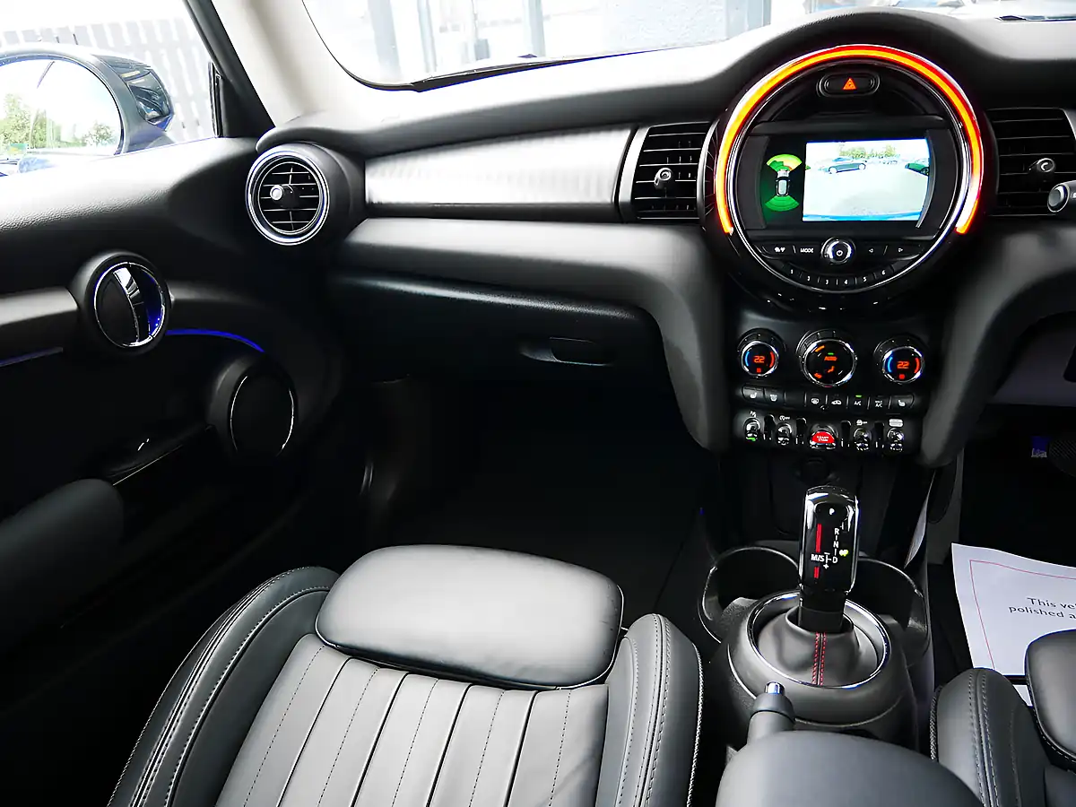 Used 2019 MINI Hatch Exclusive Starlight Blue - Interior and Exterior details 20
