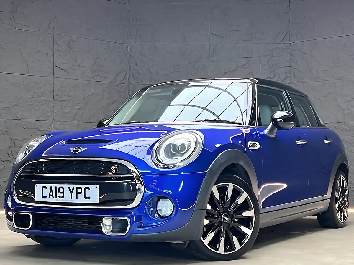 Used 2019 MINI Hatch Exclusive Starlight Blue - Front View