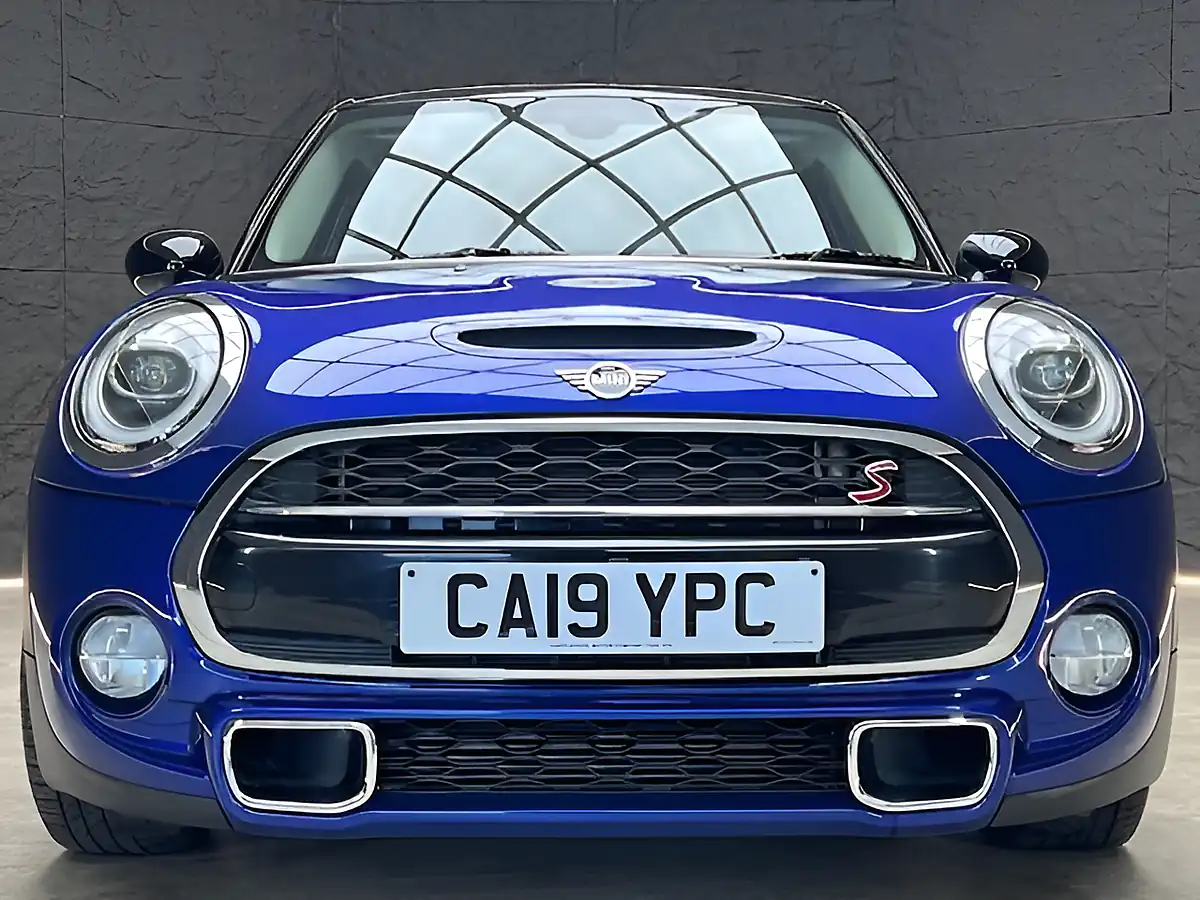Used 2019 MINI Hatch Exclusive Starlight Blue - Interior and Exterior details 2