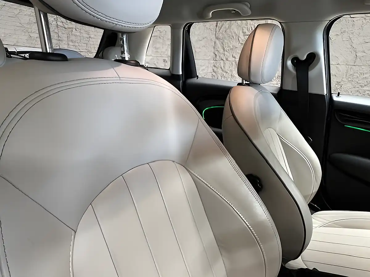 Used 2019 MINI Hatch Exclusive Starlight Blue - Interior and Exterior details 3