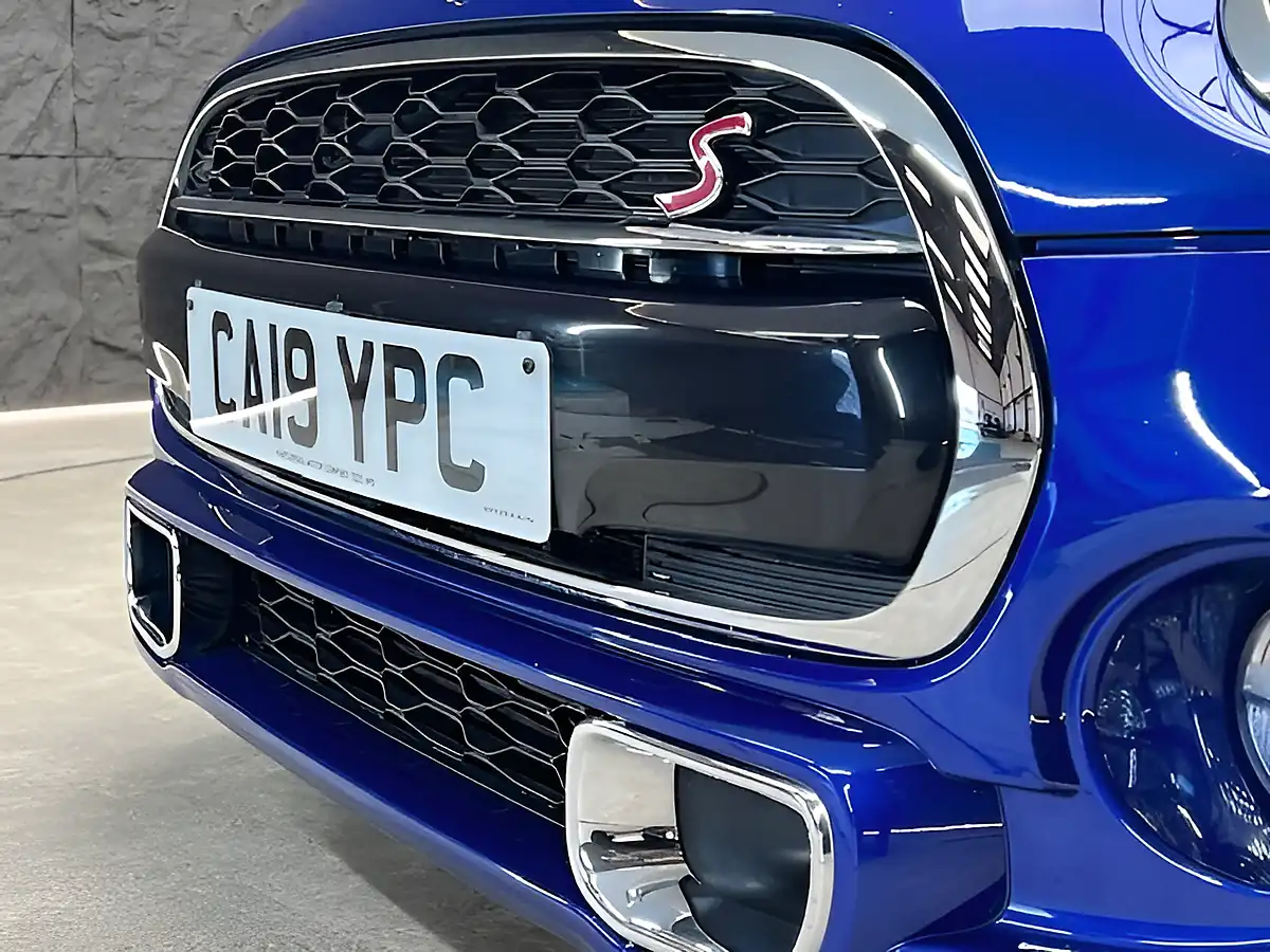 Used 2019 MINI Hatch Exclusive Starlight Blue - Interior and Exterior details 8