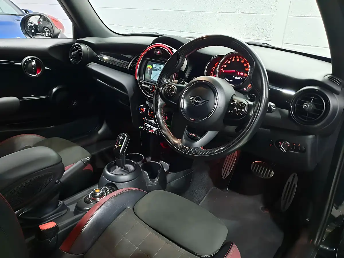 Used 2019 MINI Hatch John Cooper Works Black - Interior and Exterior details 17