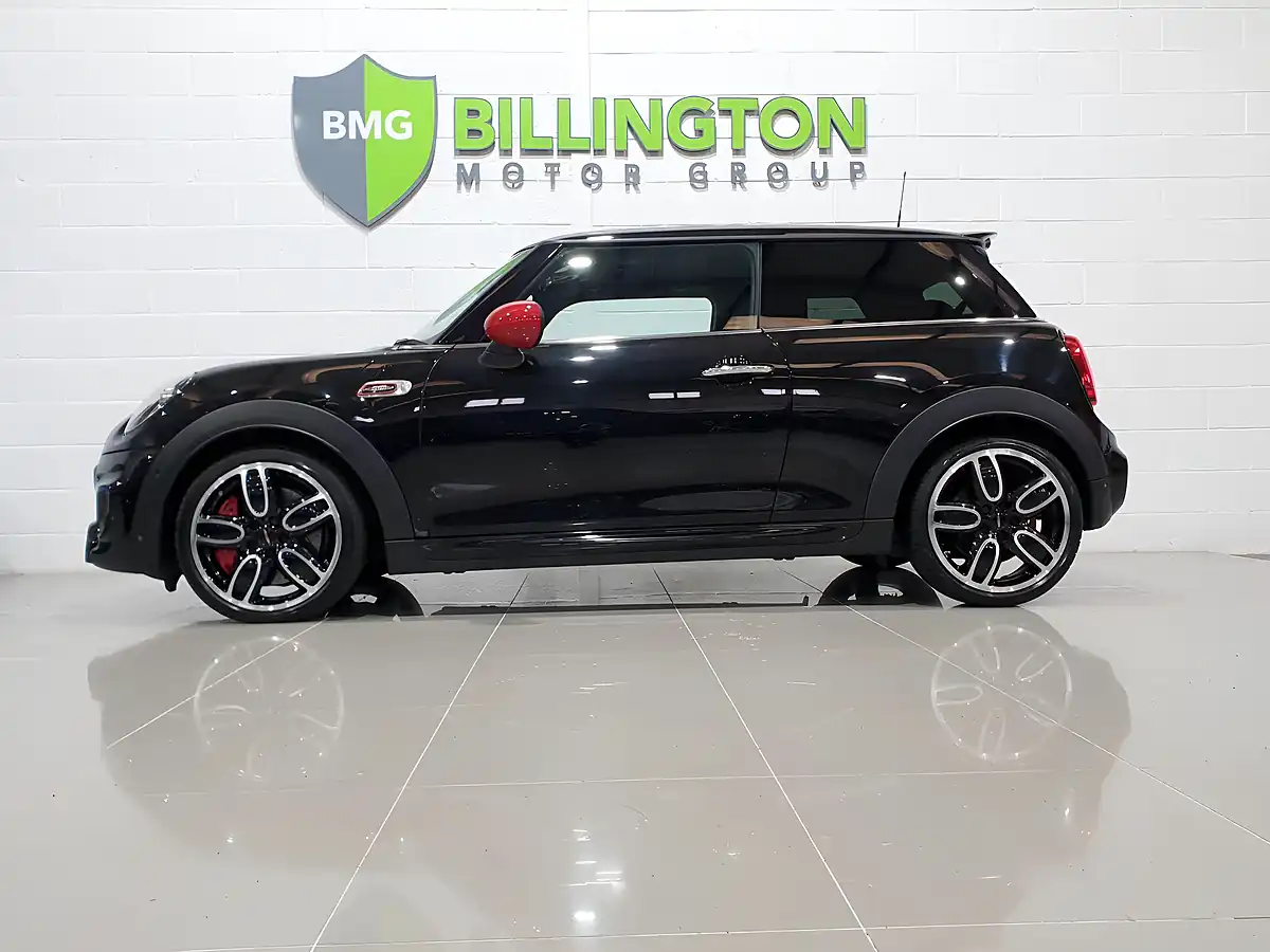 Used 2019 MINI Hatch John Cooper Works Black - Interior and Exterior details 4