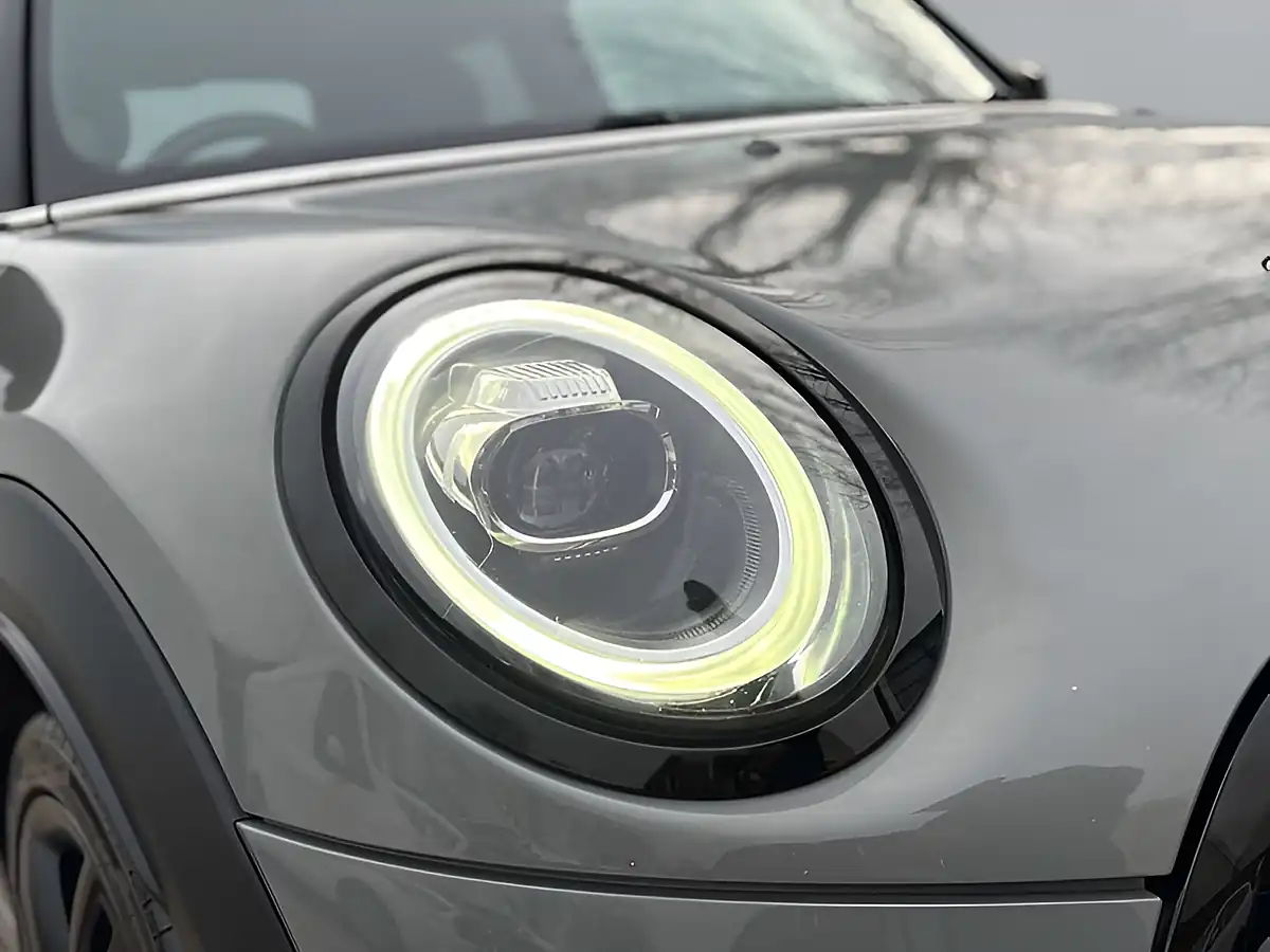 Used 2019 MINI Hatch John Cooper Works Moonwalk Grey - Interior and Exterior details 13