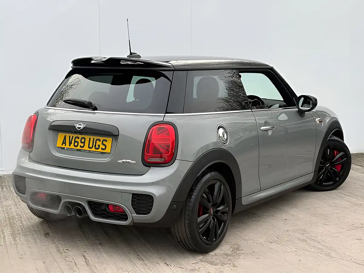 Used 2019 MINI Hatch John Cooper Works Moonwalk Grey - Interior and Exterior details 3