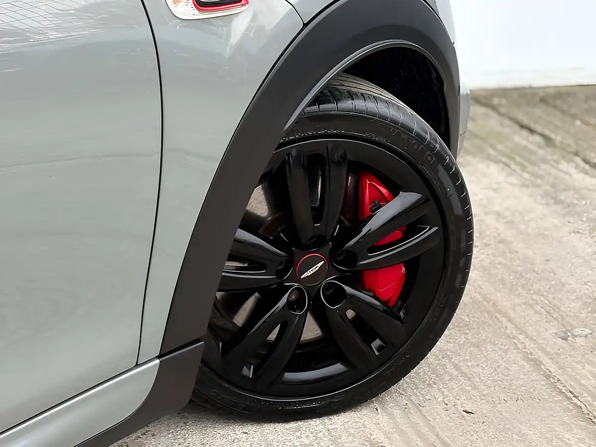 Used 2019 MINI Hatch John Cooper Works Moonwalk Grey - Interior and Exterior details 4