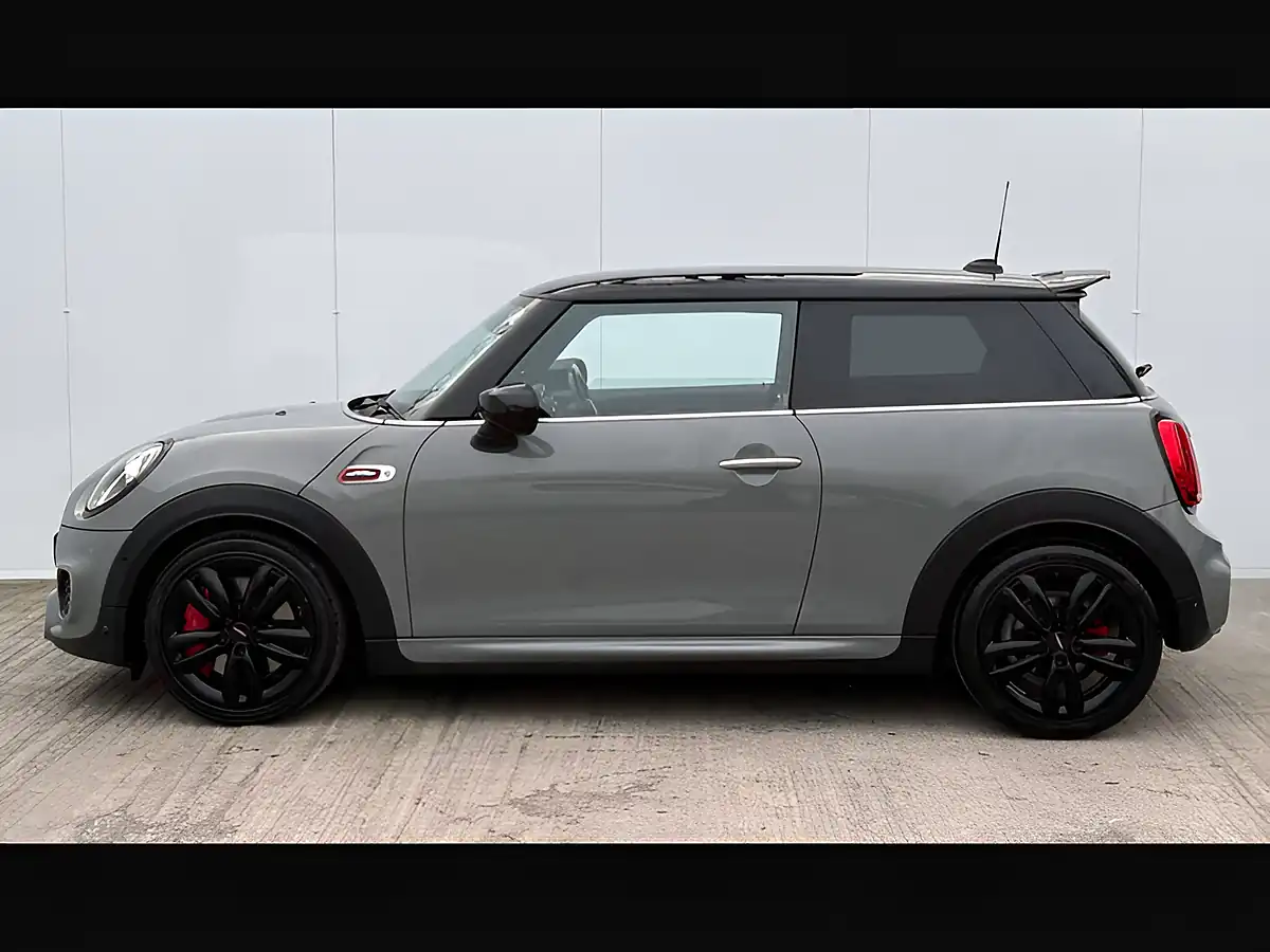 Used 2019 MINI Hatch John Cooper Works Moonwalk Grey - Interior and Exterior details 9