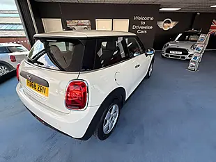 Used 2019 MINI Hatch One Classic White - Interior and Exterior details 10