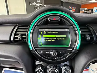 Used 2019 MINI Hatch One Classic White - Interior and Exterior details 14