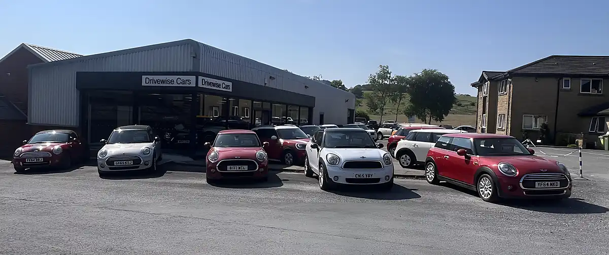Used 2019 MINI Hatch One Classic White - Interior and Exterior details 19