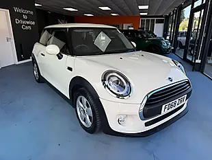 Used 2019 MINI Hatch One Classic White - Interior and Exterior details 3