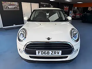 Used 2019 MINI Hatch One Classic White - Interior and Exterior details 4