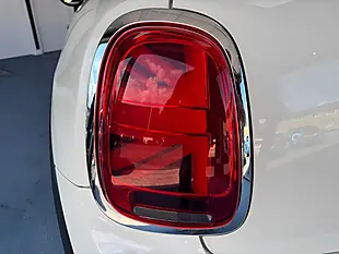 Used 2019 MINI Hatch One Classic White - Interior and Exterior details 8