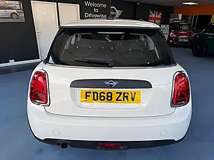 Used 2019 MINI Hatch One Classic White - Interior and Exterior details 9