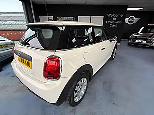Used 2019 MINI Hatch One Classic White - Interior and Exterior details 10