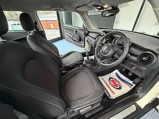 Used 2019 MINI Hatch One Classic White - Interior and Exterior details 11
