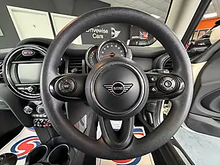 Used 2019 MINI Hatch One Classic White - Interior and Exterior details 16