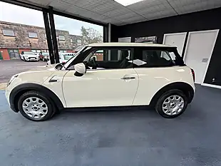 Used 2019 MINI Hatch One Classic White - Interior and Exterior details 6