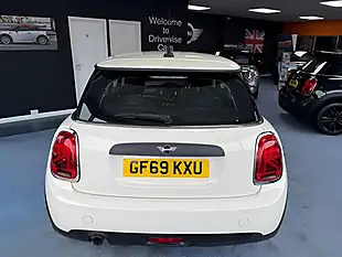 Used 2019 MINI Hatch One Classic White - Interior and Exterior details 8