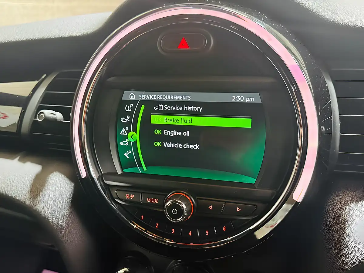 Used 2019 MINI Hatch Sport Black - Interior and Exterior details 11