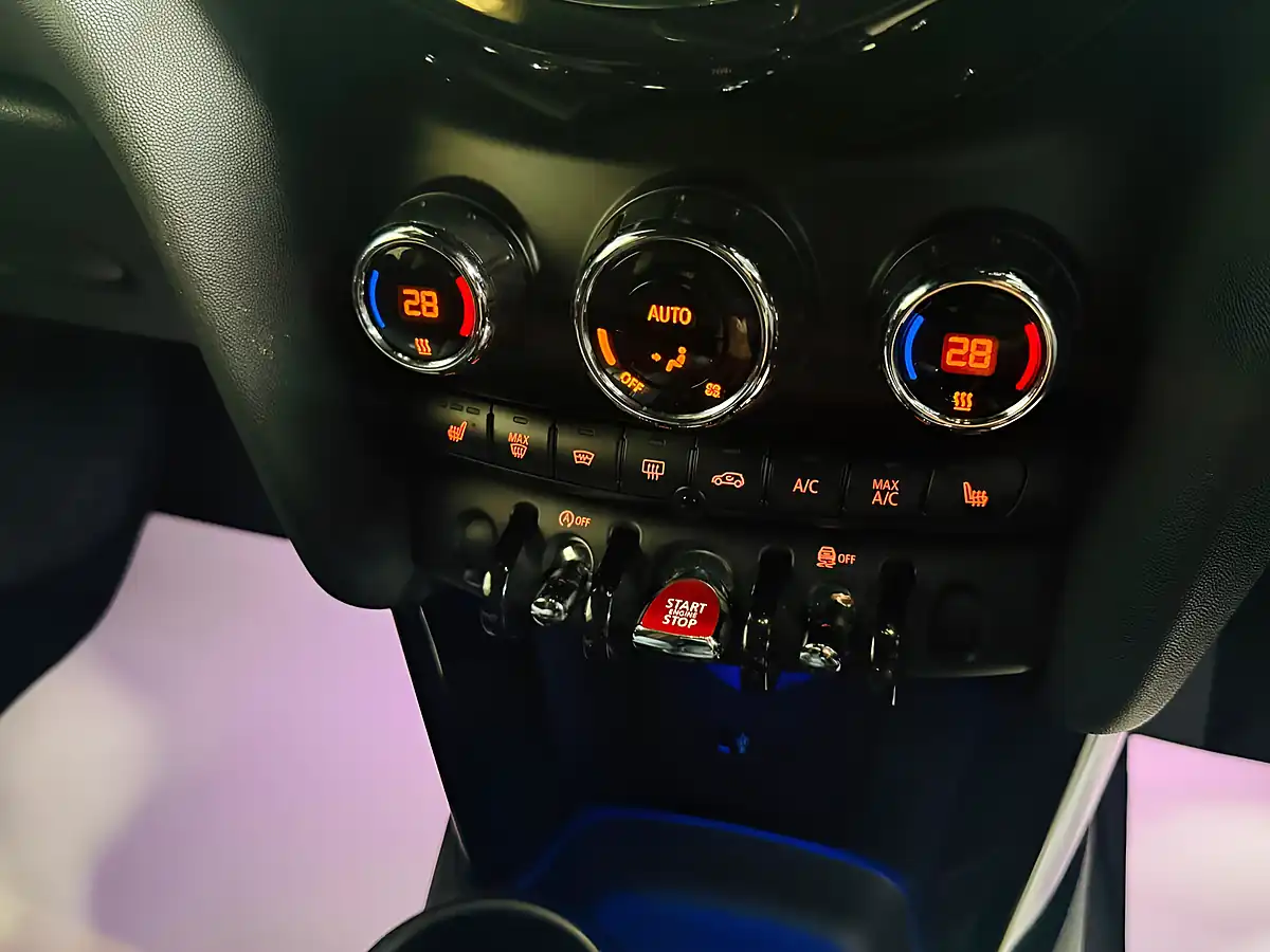 Used 2019 MINI Hatch Sport Black - Interior and Exterior details 12