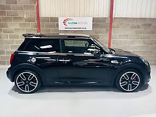 Used 2019 MINI Hatch Sport Black - Interior and Exterior details 5