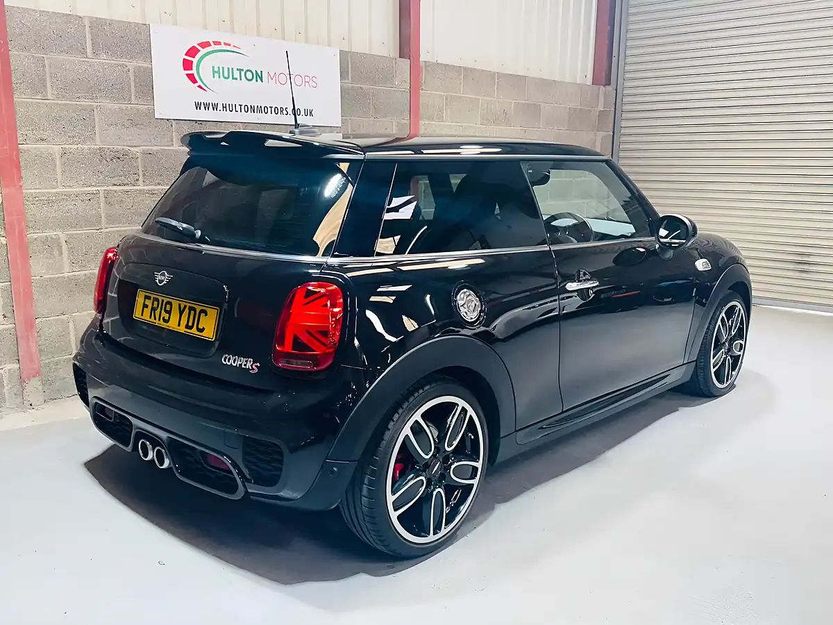 Used 2019 MINI Hatch Sport Black - Interior and Exterior details 7