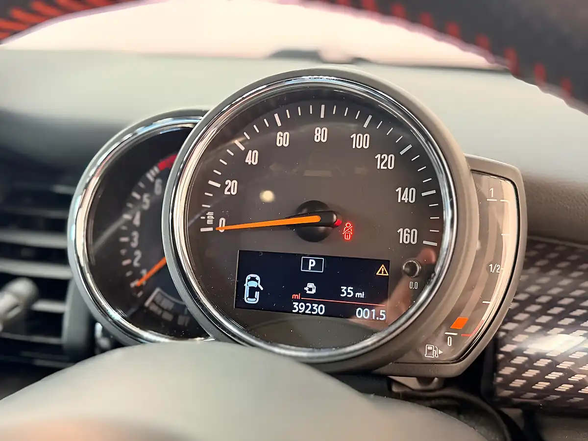 Used 2019 MINI Hatch Sport Moonwalk Grey - Interior and Exterior details 10