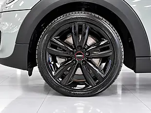Used 2019 MINI Hatch Sport Moonwalk Grey - Interior and Exterior details 12