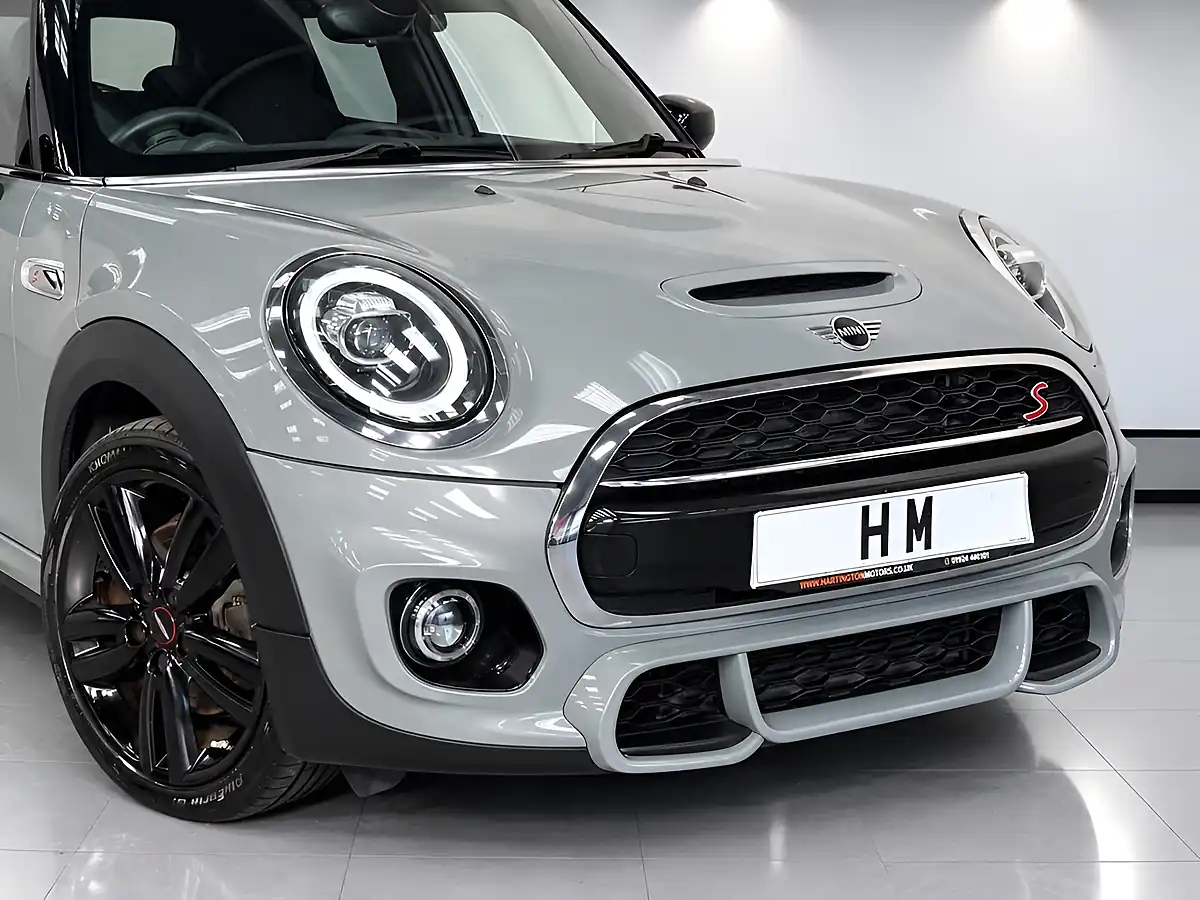 Used 2019 MINI Hatch Sport Moonwalk Grey - Interior and Exterior details 2