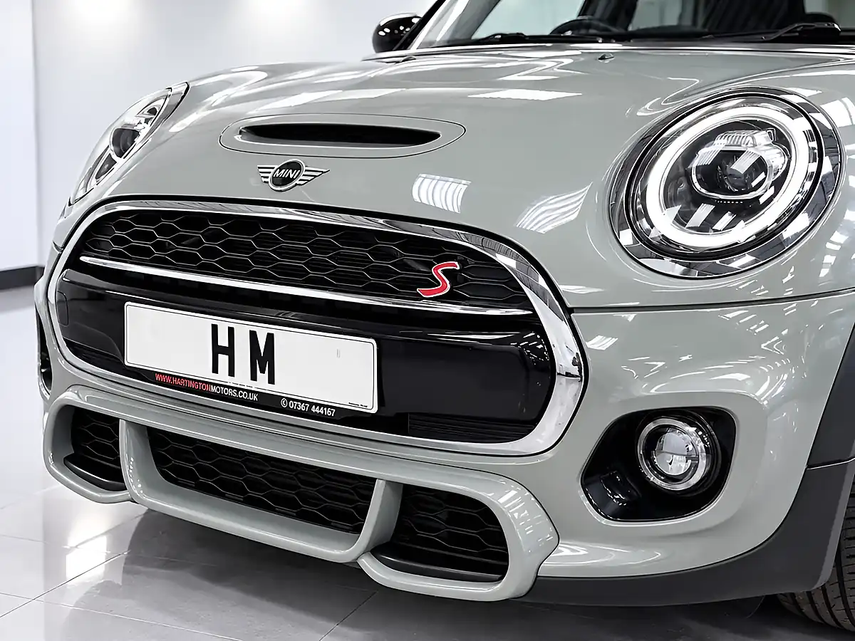 Used 2019 MINI Hatch Sport Moonwalk Grey - Interior and Exterior details 6