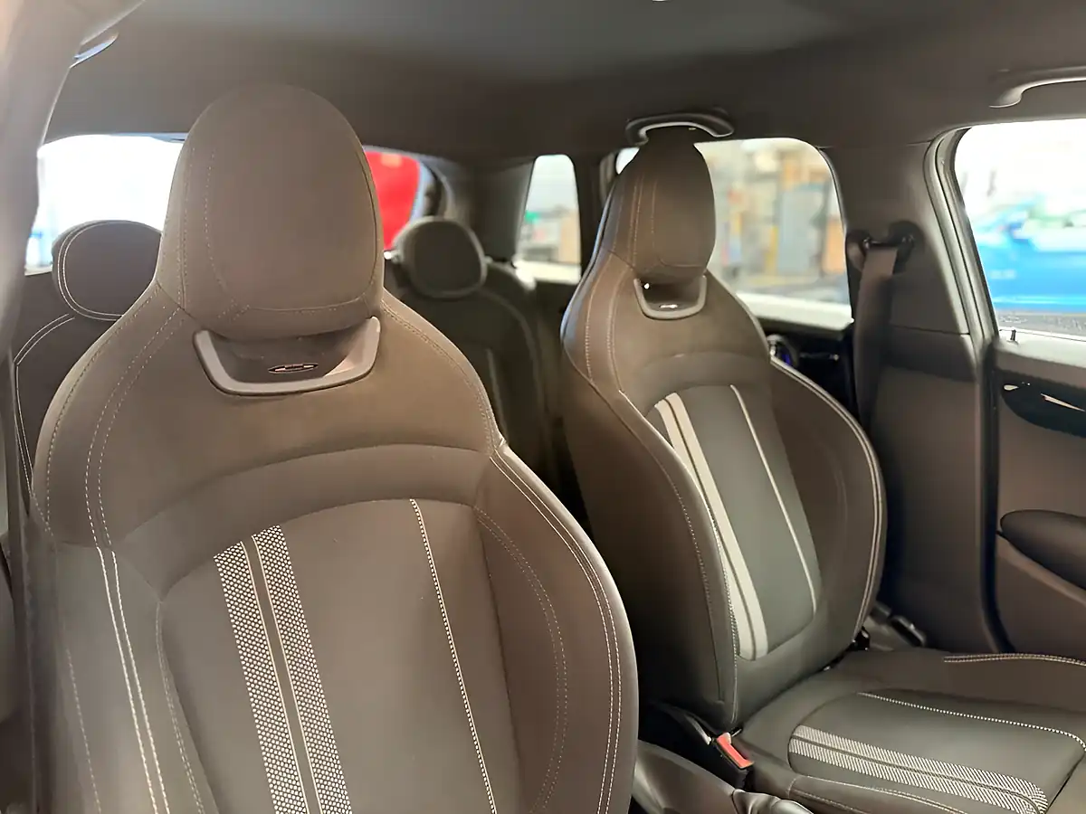 Used 2019 MINI Hatch Sport Moonwalk Grey - Interior and Exterior details 7