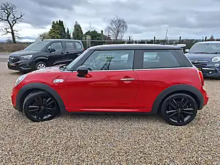 Used 2019 MINI Hatch Sport Red - Interior and Exterior details 5