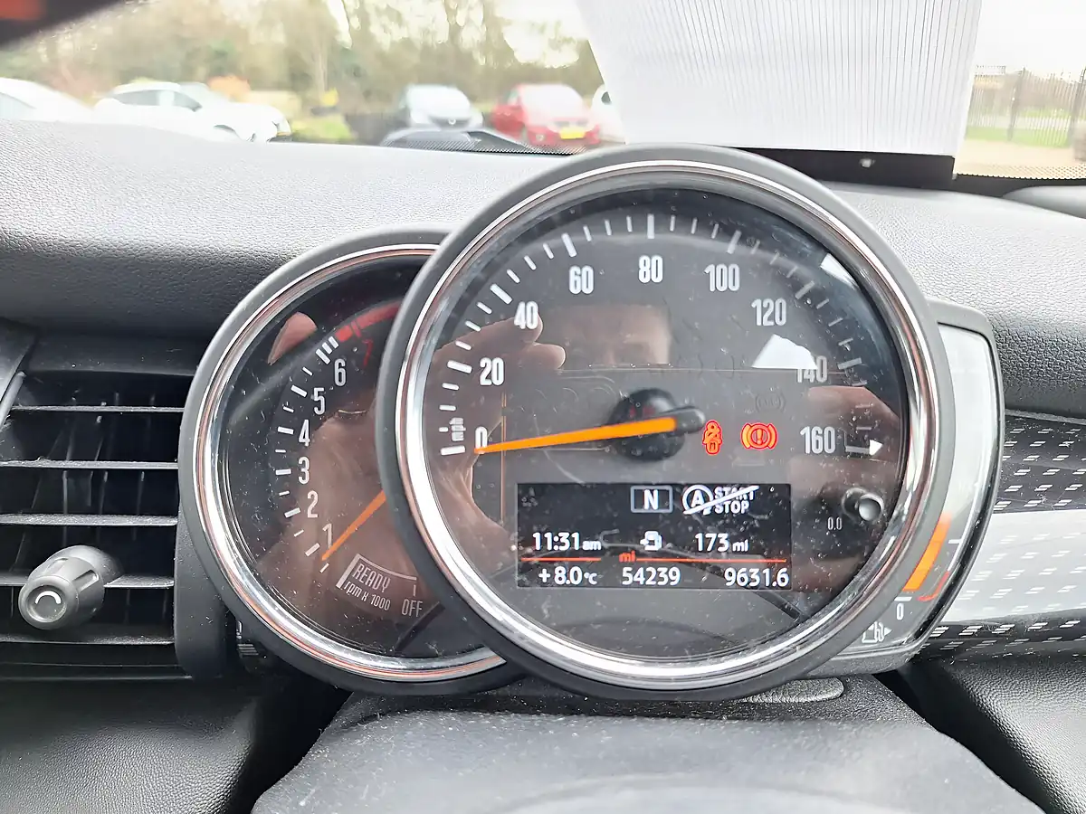 Used 2019 MINI Hatch Sport Red - Interior and Exterior details 7
