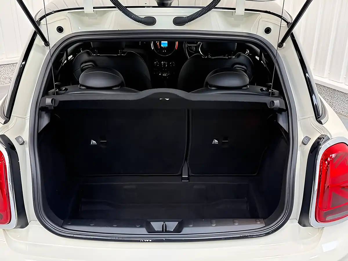 Used 2019 MINI Hatch Sport White - Interior and Exterior details 13