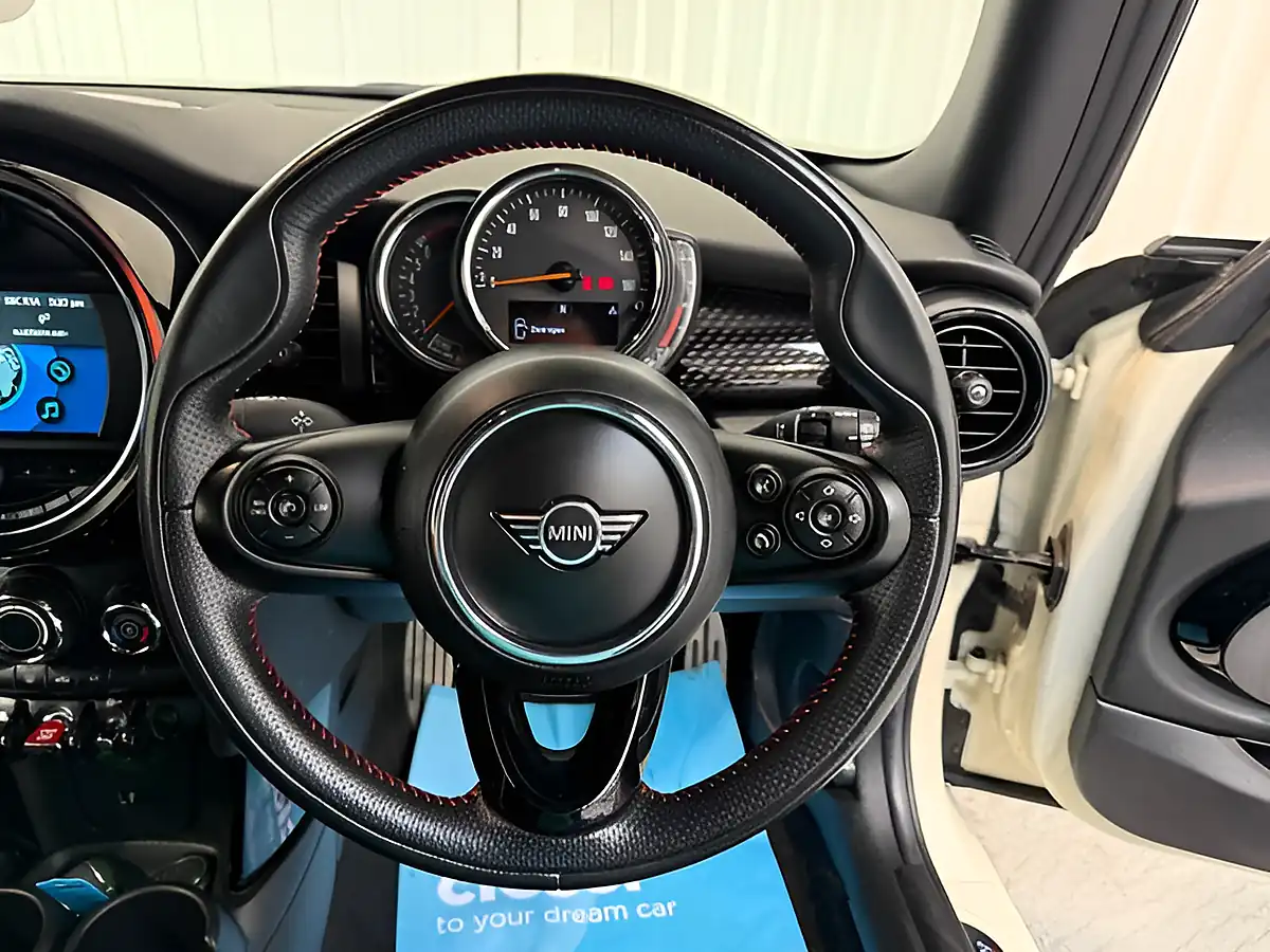 Used 2019 MINI Hatch Sport White - Interior and Exterior details 19
