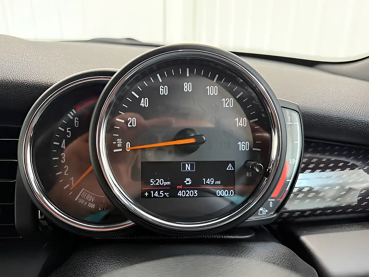Used 2019 MINI Hatch Sport White - Interior and Exterior details 20