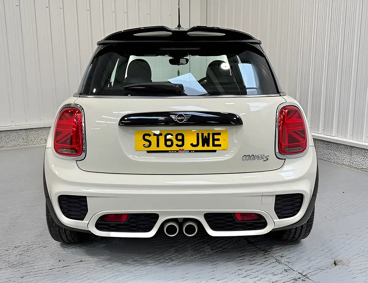 Used 2019 MINI Hatch Sport White - Interior and Exterior details 6