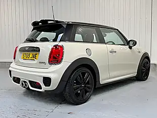 Used 2019 MINI Hatch Sport White - Interior and Exterior details 7